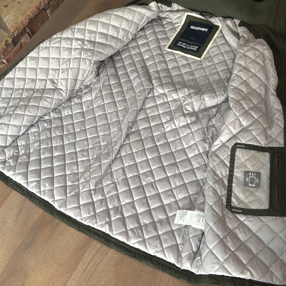 Women’s Abercrombie, winter jacket - Picture 4 of 6